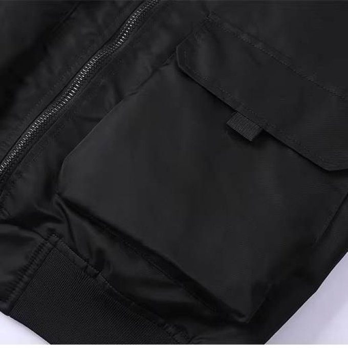 Bomber jacket cargo pockets