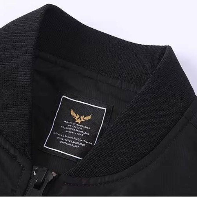 Bomber jacket cargo pockets