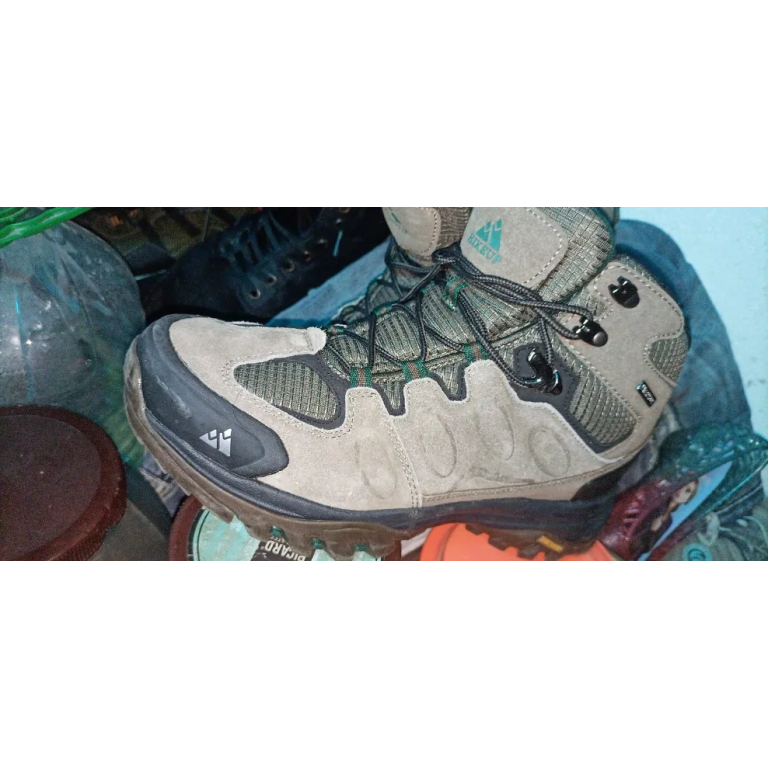 Bottes de randonnée en suède marron Hikeup photo review