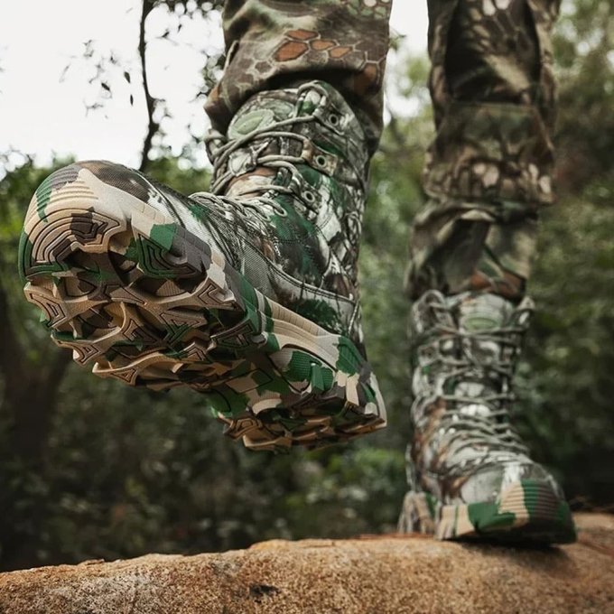 Green camouflage lightweight boots