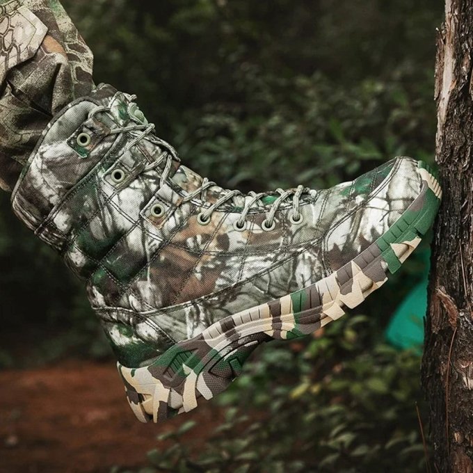 Green camouflage lightweight boots