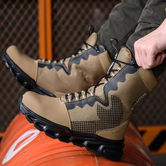 Safety military boots Tan