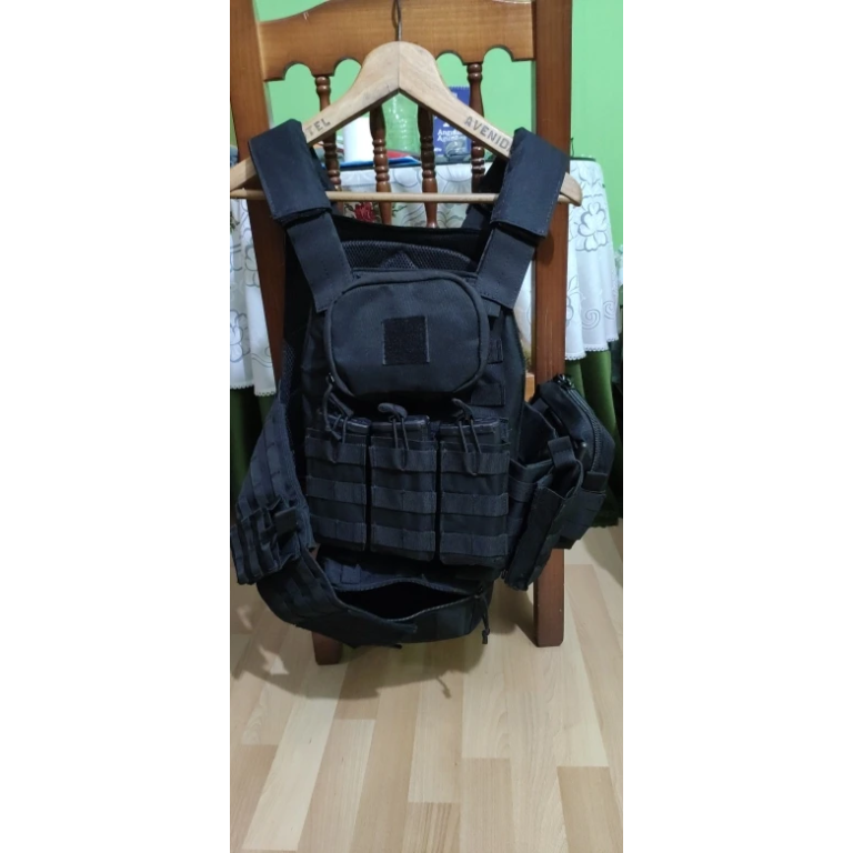 Gilet porte-plaques MOLLE avec pochettes photo review