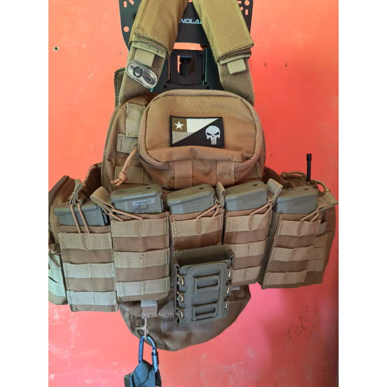 Gilet porte-plaques MOLLE avec pochettes photo review