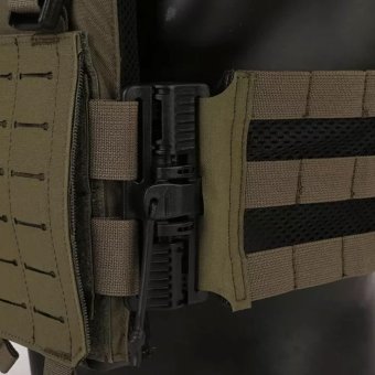 Plate carrier with side plates