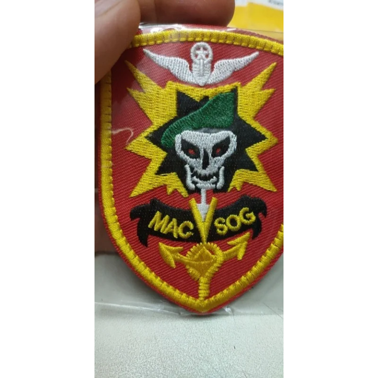 Patch US Military Assistance Command Vietnam (MACV) photo review