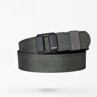 Tactical belt with automatic buckle
