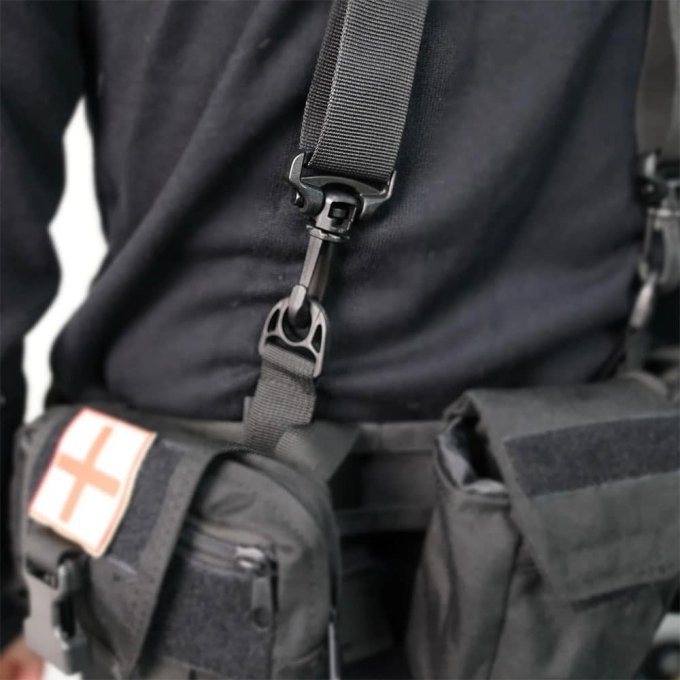 Tactical suspenders with wide backing