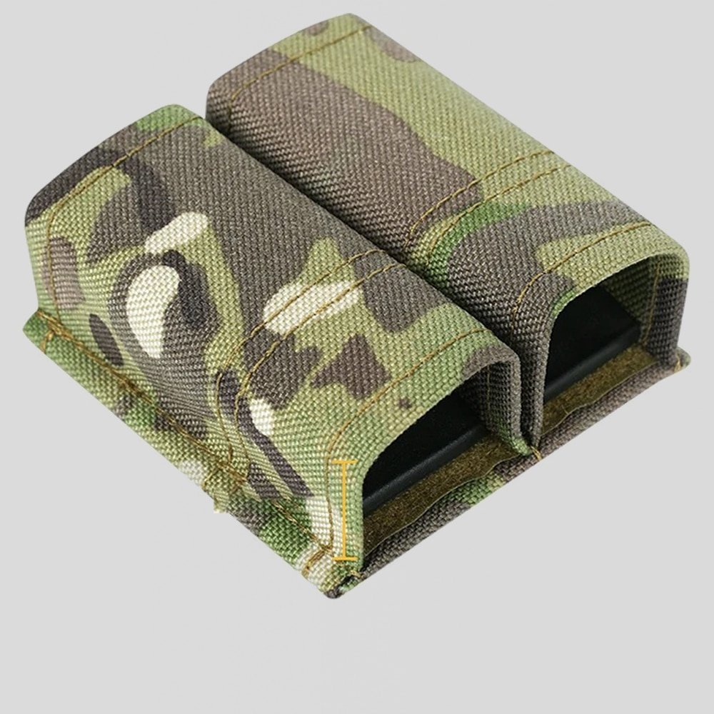 Double nylon magazine pouch with clip