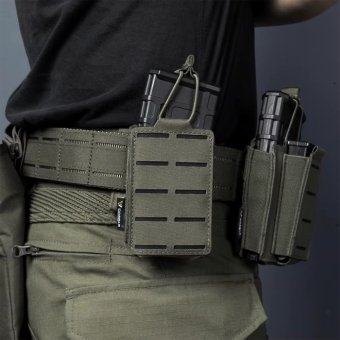 Single laser cut magazine pouch