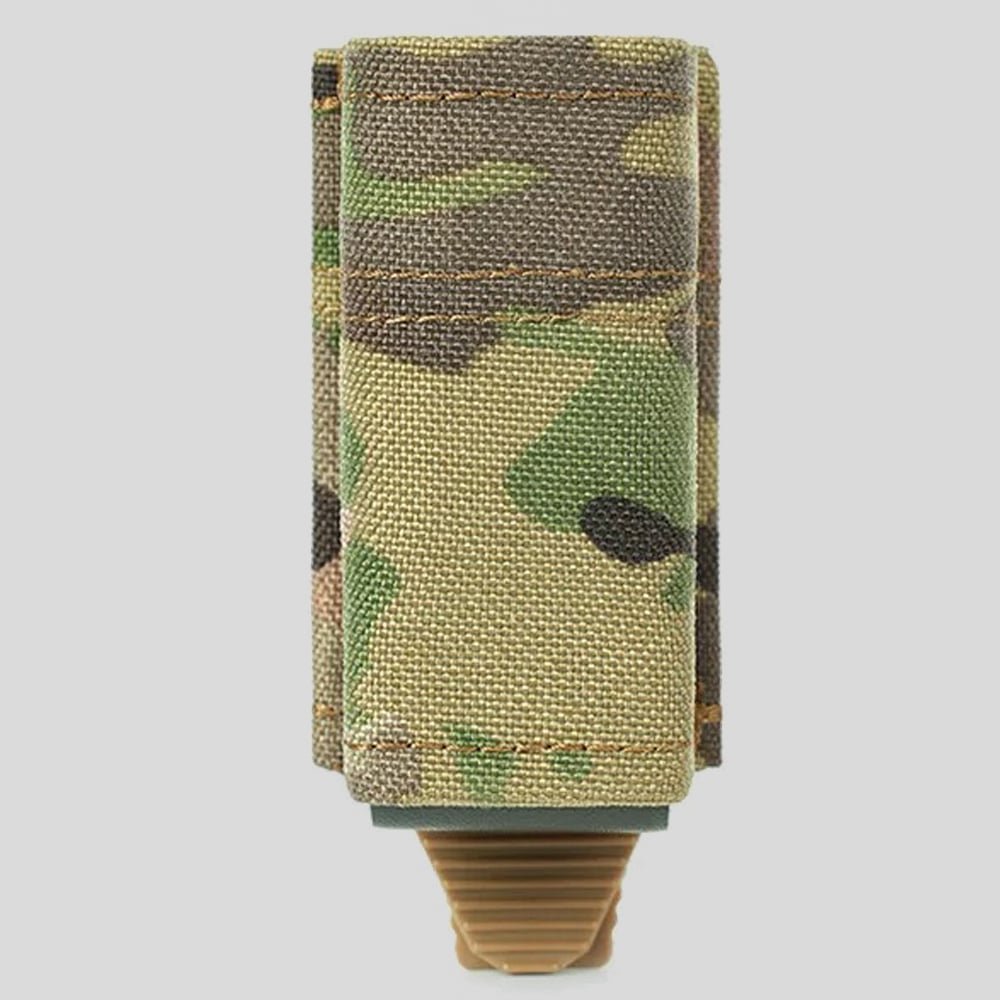 Single nylon magazine pouch with clip