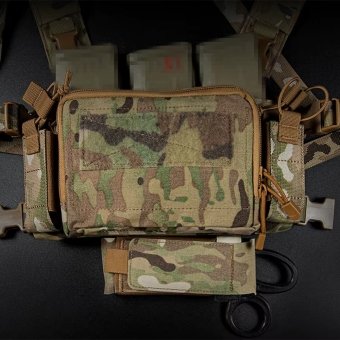Tactical hanger tourniquet pouch