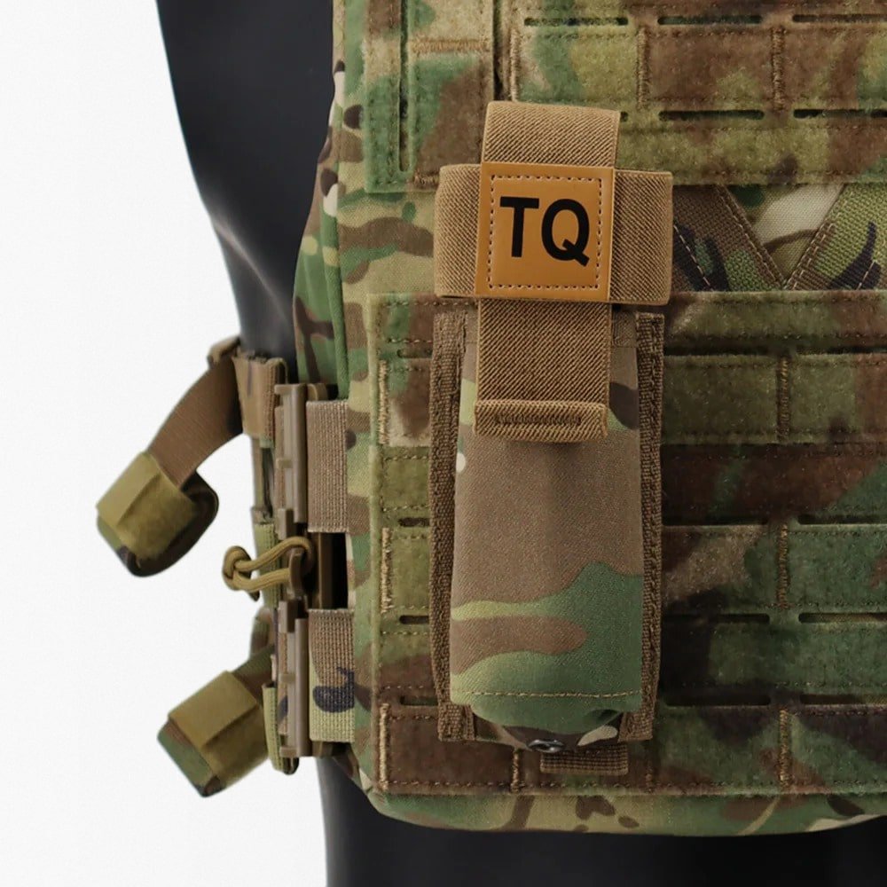 Tactical tourniquet pouch
