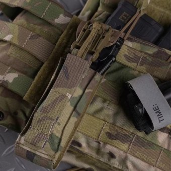 Tactical tourniquet pouch with quick release buckle