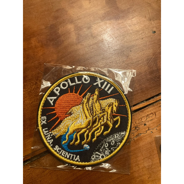 Patch Apollo XIII photo review